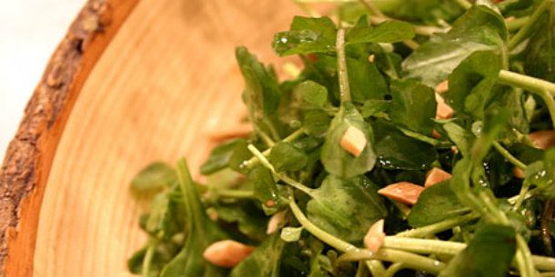 Roast Garlic and Spinach Salad