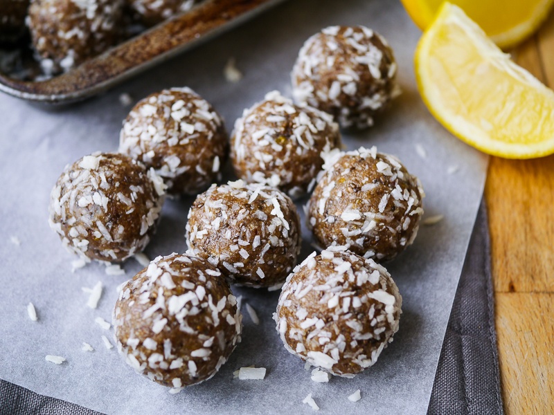 lemon-coconut-and-cashew-energy-balls-1